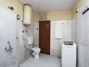 Double or Twin Room | Bathroom | Shower, rainfall showerhead, free toiletries, towels - OYO 12437 Home Valley View 2BHK Villa Gun Hill (Dehradun)