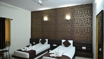 1 quarto, roupas de cama premium, cofres nos quartos, escrivaninha