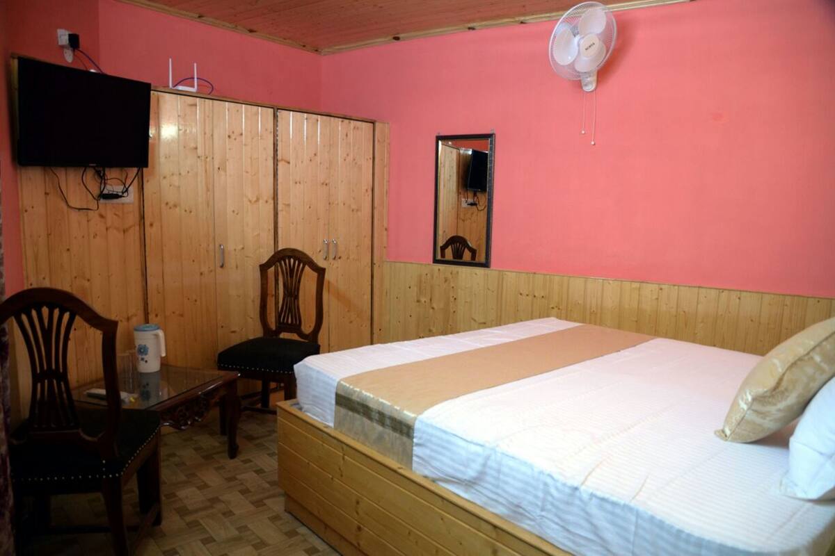 1 habitación, escritorio, camas plegables/adicionales y wifi gratis
