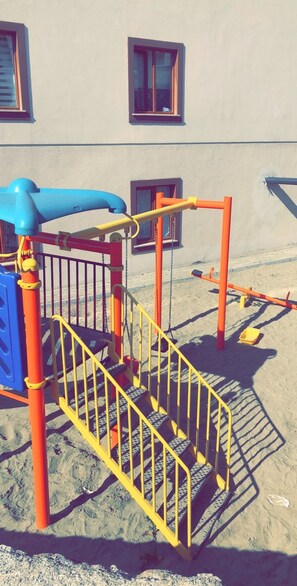 室外兒童遊樂區