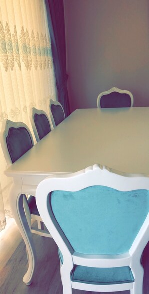 Family Apartment, 3 Bedrooms, Sea View | In-room dining - Haifa Apartment (Akçaabat)