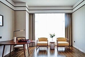 Design Villa | Premium bedding, down comforters, pillowtop beds, free minibar - Wo Ge Yi Shu•Hong Cun Shui Mo Li Hotel (Huangshan)