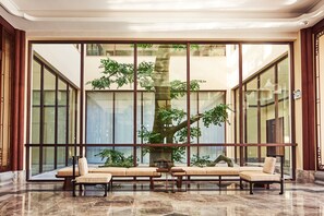 Zona de estar del vestíbulo