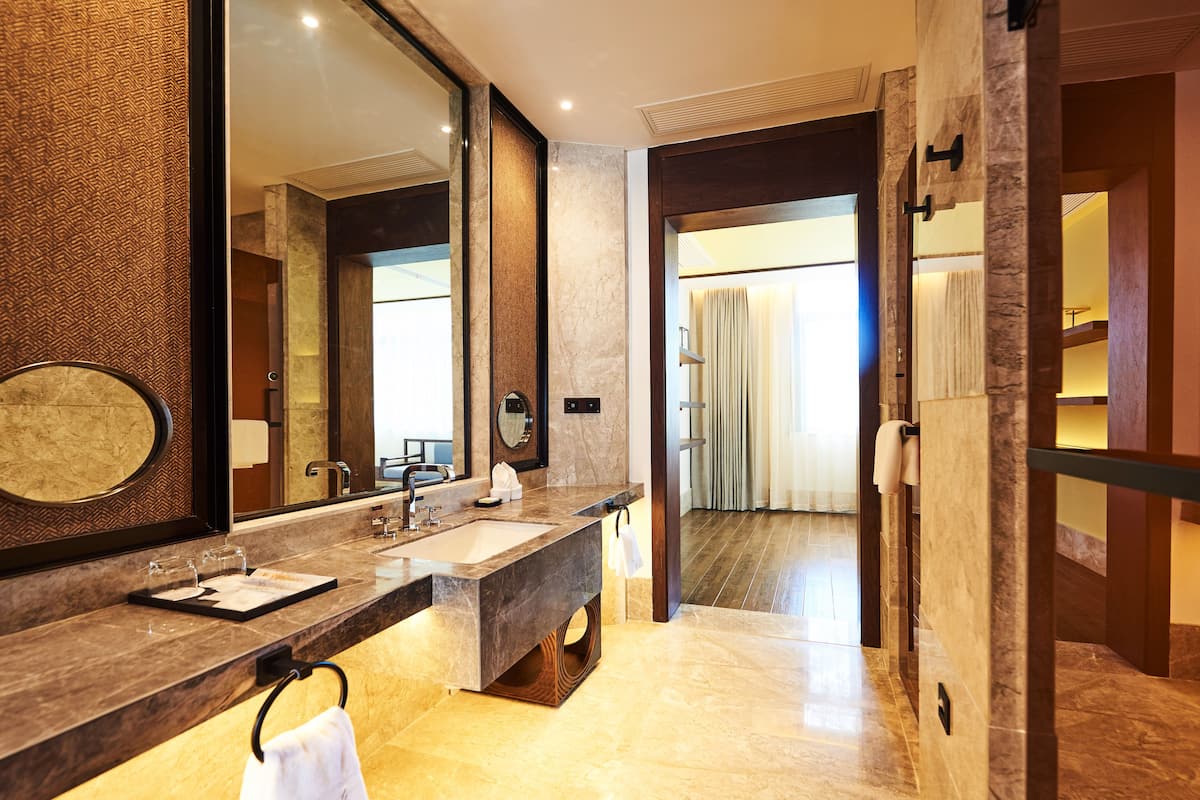 Suite, 2 slaapkamers | Luxe beddengoed, donsdekens, pillowtop-bedden, een gratis minibar