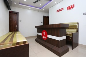 Reception - OYO 13265 Aashray Guest House (Guwahati)