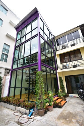 Exterior - Thonglor Suites (Bangkok)