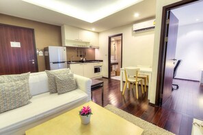 Design Room | Living area | 49-inch flat-screen TV with satellite channels, TV, DVD player - Title Front Beach (Rawai)