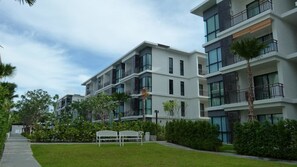 BBQ/picnic Area - Title Front Beach (Rawai)
