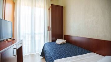 Camera, camere comunicanti | Minibar, una cassaforte in camera, una scrivania, Wi-Fi gratuito