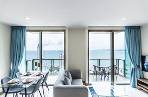 Luxury 2 Bedroom 37Fl. Sea View - B3703 | 1 soveværelse, egyptiske bomuldslagner, premium-sengetøj