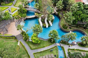 Balcony view - The Riviera Wongamat by Pattaya Holiday (Pattaya)
