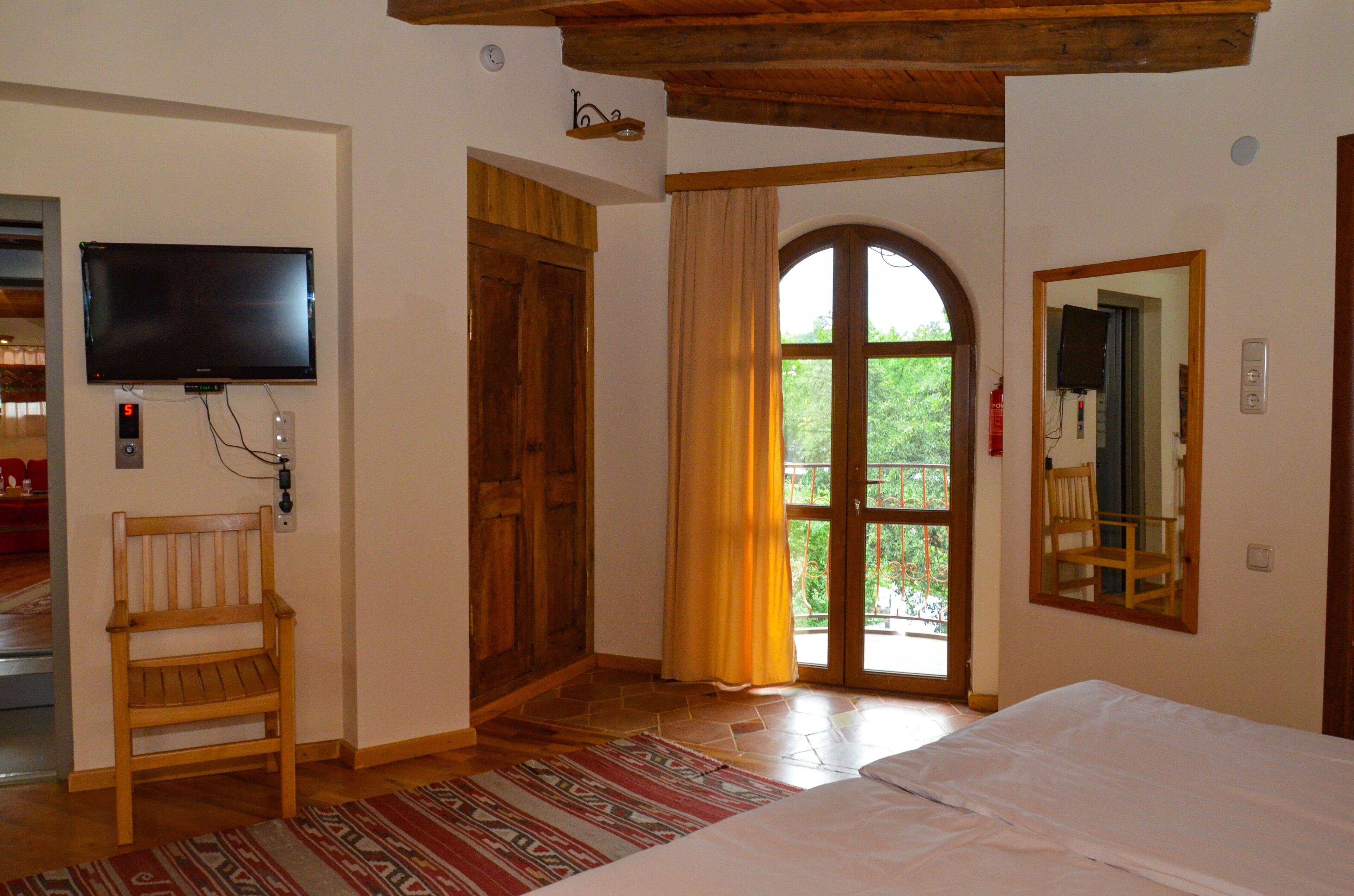 Presidential Double Room, 1 Bedroom, Kitchenette, Garden View | Individually decorated, individually furnished, desk, iron/ironing board