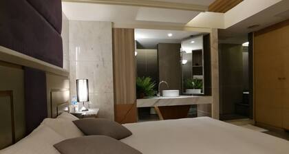 Michelle Hotel