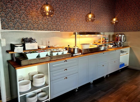 Breakfast, lunch, dinner served; Scandinavian cuisine