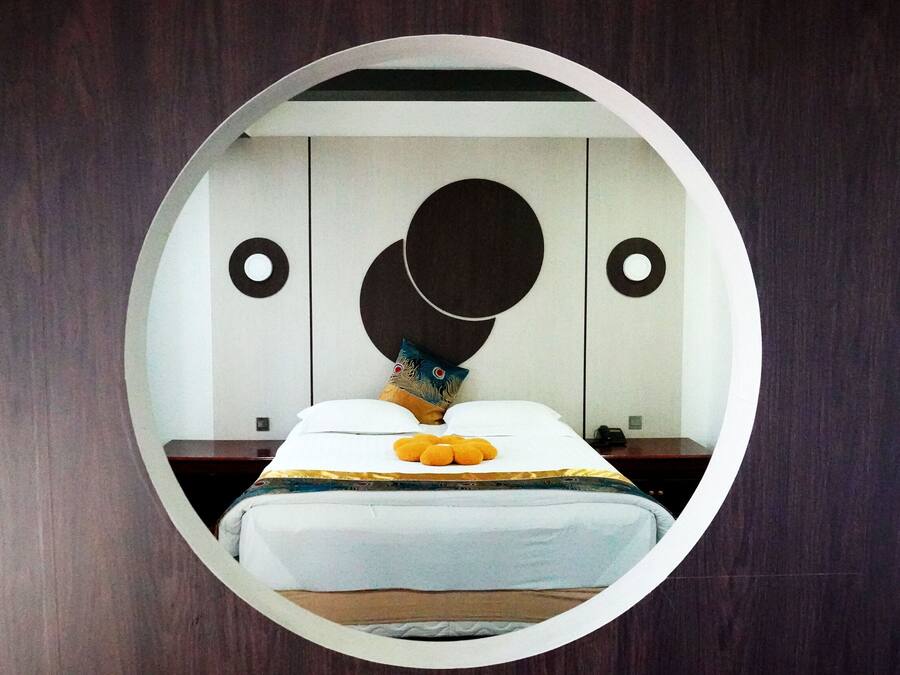 Deluxe Double Room | Minibar, in-room safe, desk, free WiFi