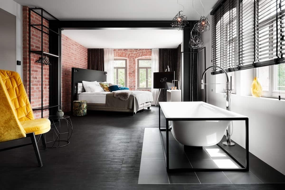 deluxe double room | hypo-allergenic bedding, in-room safe, individually furnished, desk