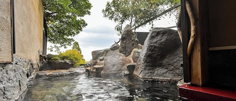 East Wing, Japanese-Style Room with Open-Air Bath, Non Smoking | Bathroom
