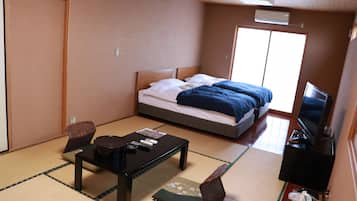 Japanese-Western Room with Open-Air Bath Non Smoking | Minibar, in-room safe, free WiFi