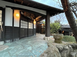 Fachada del alojamiento