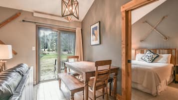 Condo, Multiple Beds, Courtyard View (Flying Dutchman 1174) | In-room dining