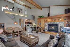 Living area - Pines 2169 (Keystone)