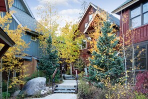 Maison mitoyenne, plusieurs lits, vue montagne (Cabin in the Pines 4) | Extérieur