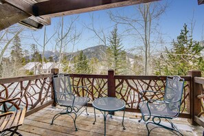 聯排別墅, 多張床, 山景 (Cabin in the Pines 4) | 客房景觀