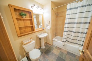 Appart'hôtel Deluxe, 1 chambre, balcon, vue montagne (Red Hawk Lodge 2297) | Salle de bain