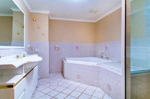 Bathroom - Dolphins 2, 7 Commodore Crescent, (Port Macquarie)