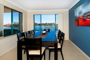 Dining - Dolphins 2, 7 Commodore Crescent, (Port Macquarie)