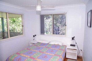 2 bedrooms, iron/ironing board - Bellhaven 1, 17 Willow Street, (Crescent Head)