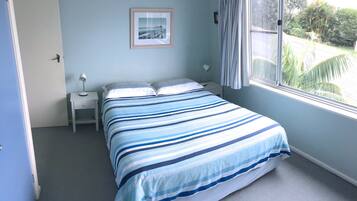 2 bedrooms, iron/ironing board