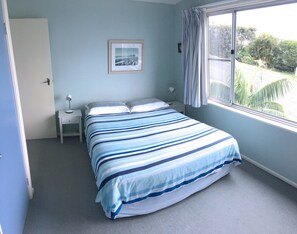 2 bedrooms, iron/ironing board - Clareview, 8 Korogora Street, (Crescent Head)