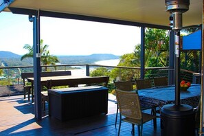 TV - Charm Cottage, 58 Skyline Crescent, (Crescent Head)