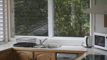 Microwave, stovetop, dishwasher