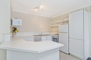 Private kitchen - Portsea 16, 14 Surf Street, (Port Macquarie)