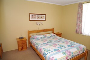 2 bedrooms, iron/ironing board - Beachfront 1, 25 Willow Street, (Crescent Head)
