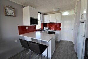 ميكروويف، فرن، موقد طهي مسطح، مستلزمات طهي/أطباق/أوعية