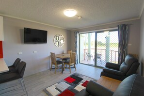 TV - Beachfront 4, 25 Willow Street, (Crescent Head)