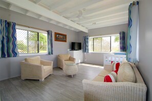 TV - Beachfront 6, 25 Willow Street, (Crescent Head)