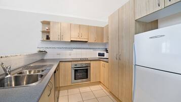 Microwave, dishwasher