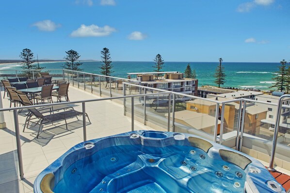 مغطس سبا خارجي