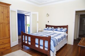 5 bedrooms - Berry, 16 East Street, (Crescent Head)