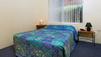 2 عدّة غرف نوم ومكواة/لوح كي