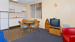 TV - Ocean Court 1, 13 Lord Street, (Port Macquarie)