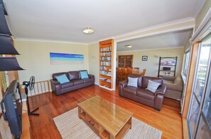 TV - Clear Water House, 6 Hodgson Street (Crescent Head)