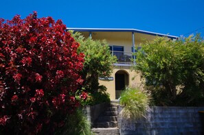 Property entrance - Clear Water House, 6 Hodgson Street (Crescent Head)