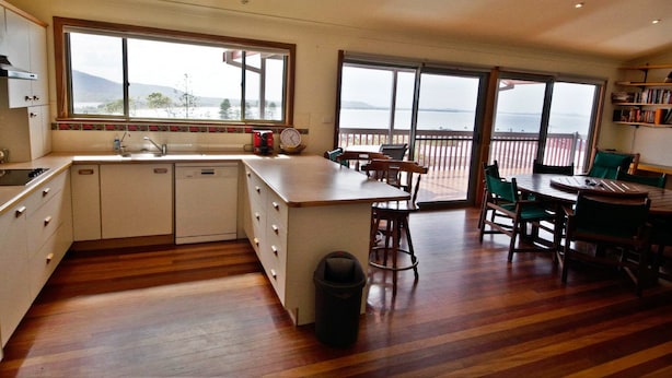 Microwave, stovetop, dishwasher - Perfect Break, 1 Dulconghi Street, (Crescent Head)
