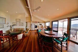 TV - Perfect Break, 1 Dulconghi Street, (Crescent Head)