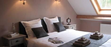 Classic Double Room (De Schuur) | 5 bedrooms, premium bedding, Select Comfort beds, individually decorated